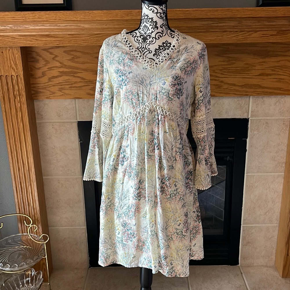 💗3/$12💗 DownEast Floral Dress W/ Lace Detail/Empire Waist, & Bell Sleeves